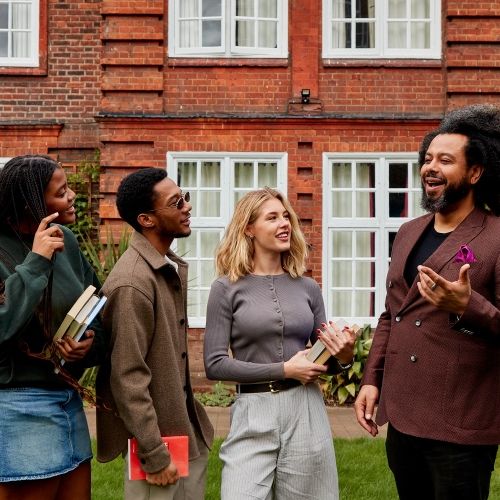 Students on Reid Lawns
